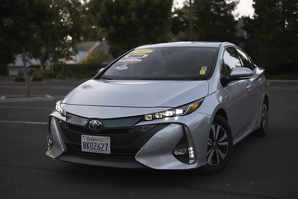 Discover Exceptional Efficiency and Style: The 2017 Toyota Prius Prime