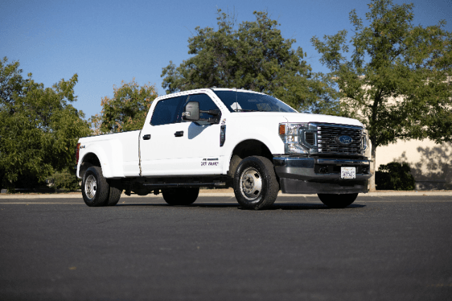 2022 Ford F-350 Super Duty Crew Cab XLT: A Powerhouse Pickup for Every Job in Fresno